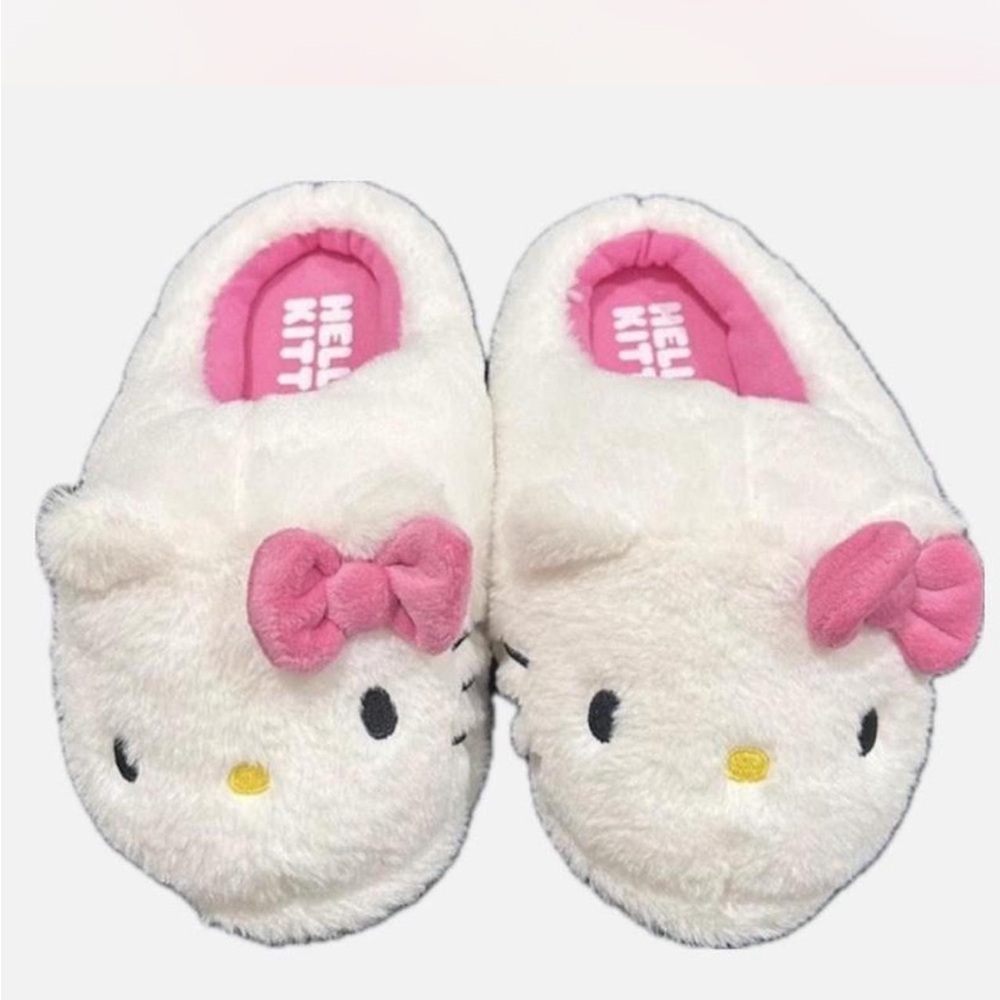 Hello Kitty Fuzzy Slippers with Pink Bow